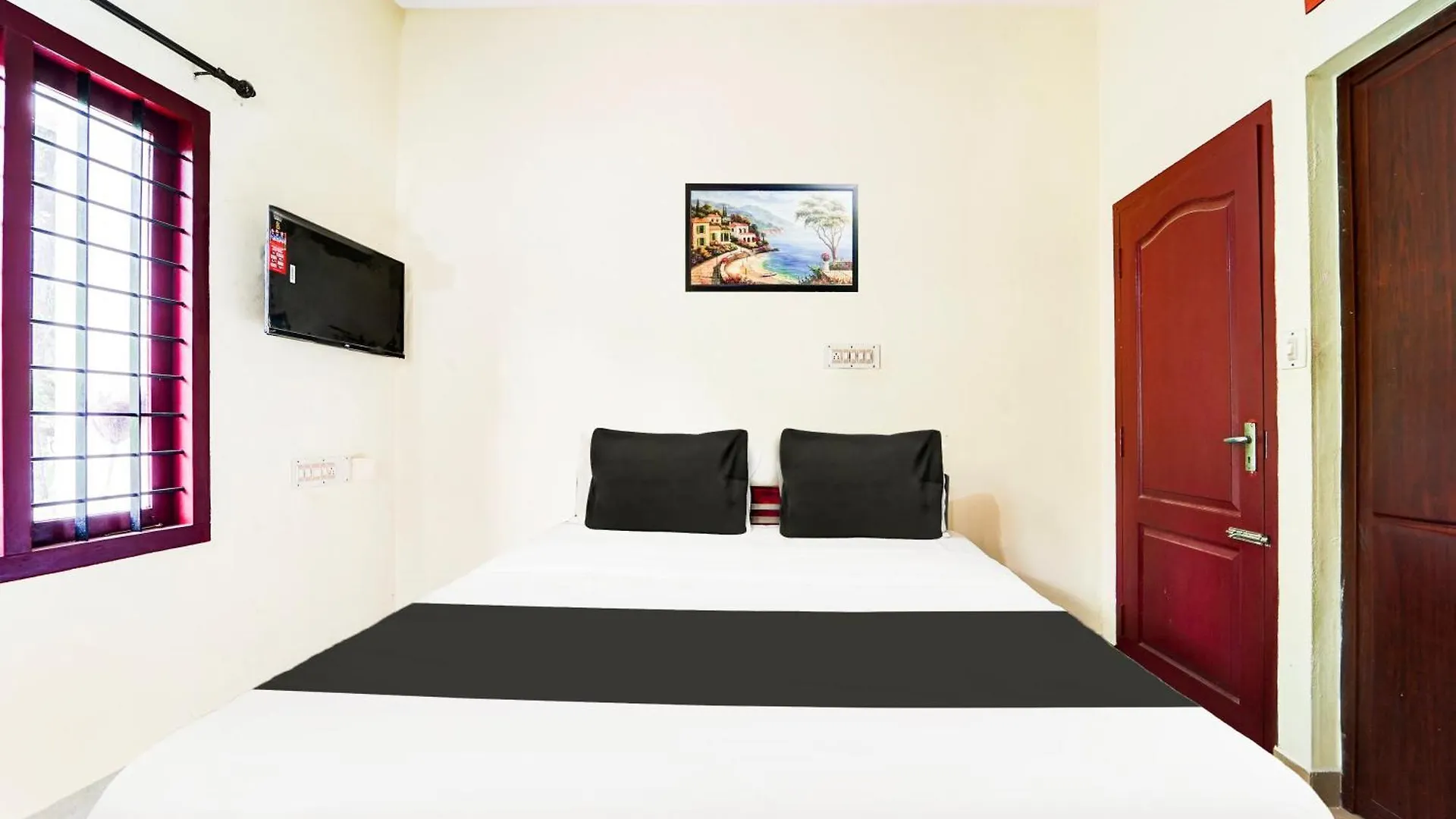 Super Hotel O Nettoor Near Lakeshore Hospital Kochi 3*,  India