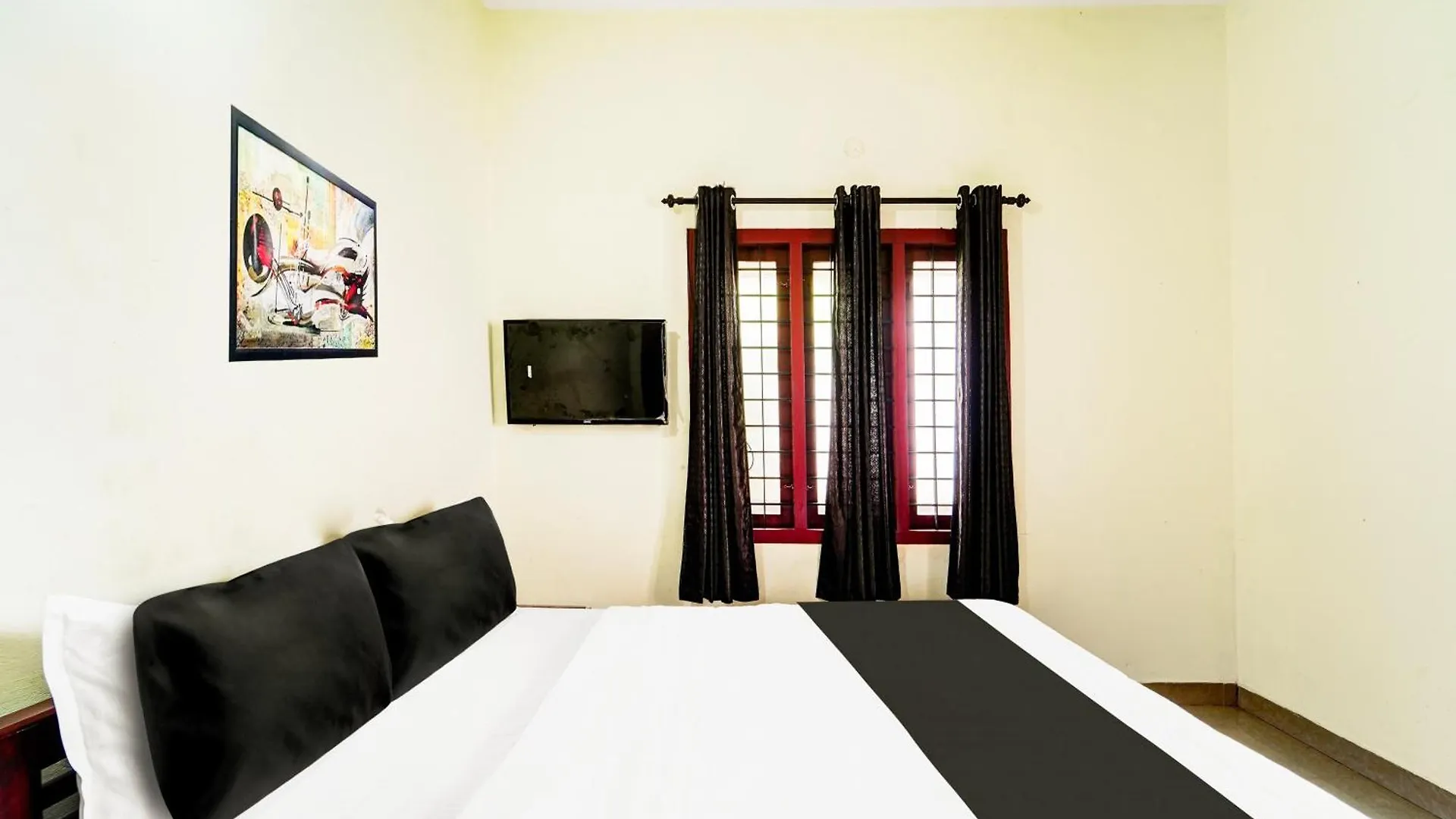 ***  Super Hotel O Nettoor Near Lakeshore Hospital Kochi India