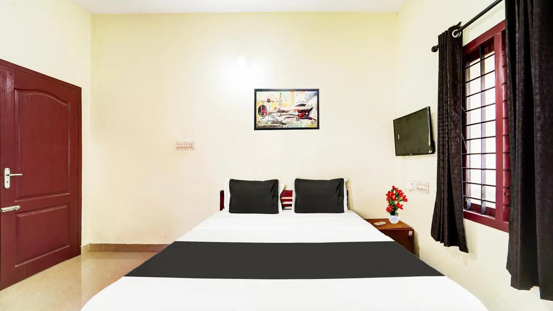 Super Hotel O Nettoor Near Lakeshore Hospital Kochi