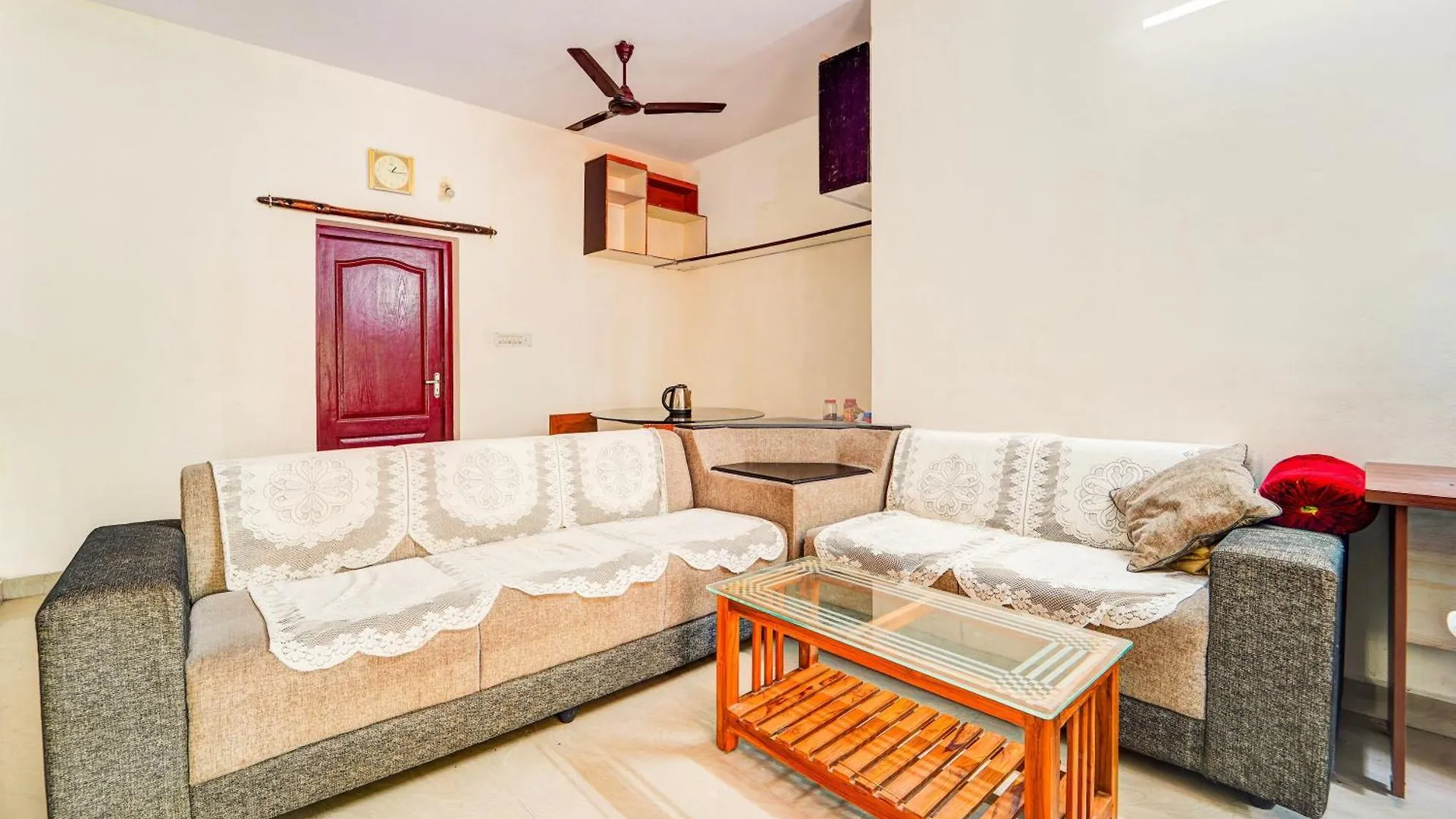 Super Hotel O Nettoor Near Lakeshore Hospital Kochi