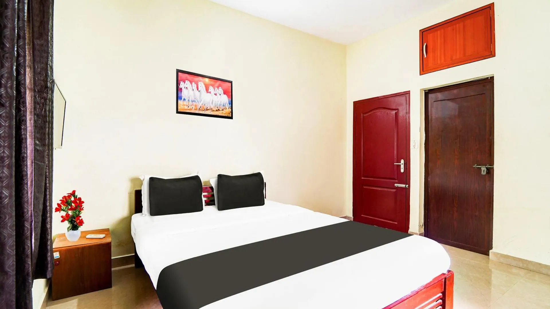 ***  Super Hotel O Nettoor Near Lakeshore Hospital Kochi India